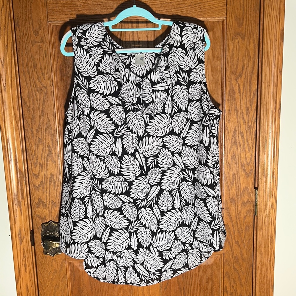Tropical print on lightweight fabric